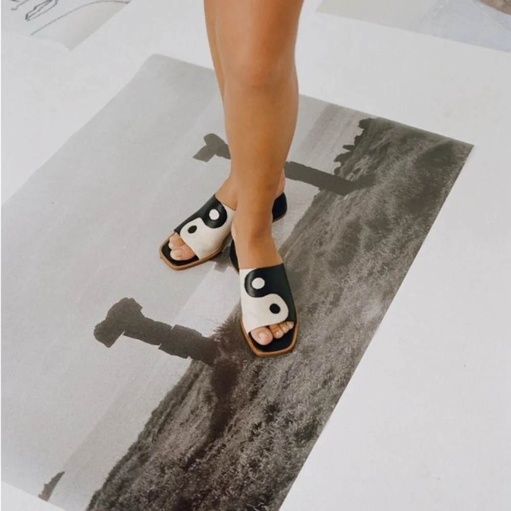 Paloma Wool Balance Talia Yin Yang Leather Heels - Picture 2 of 8